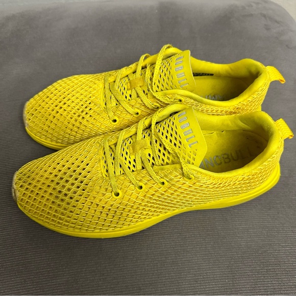 NOBULL Diamond Mesh Runner Shoes Lemon Drop Yellow Mens 10.5 Womens 12 Not Neon - Picture 2 of 13